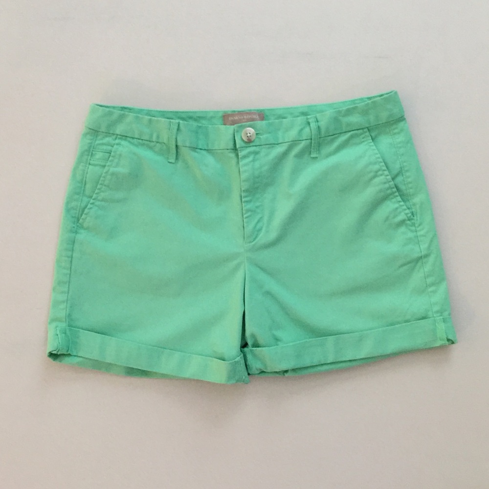 BANANA REPUBLIC “Roll Cuff” Shorts